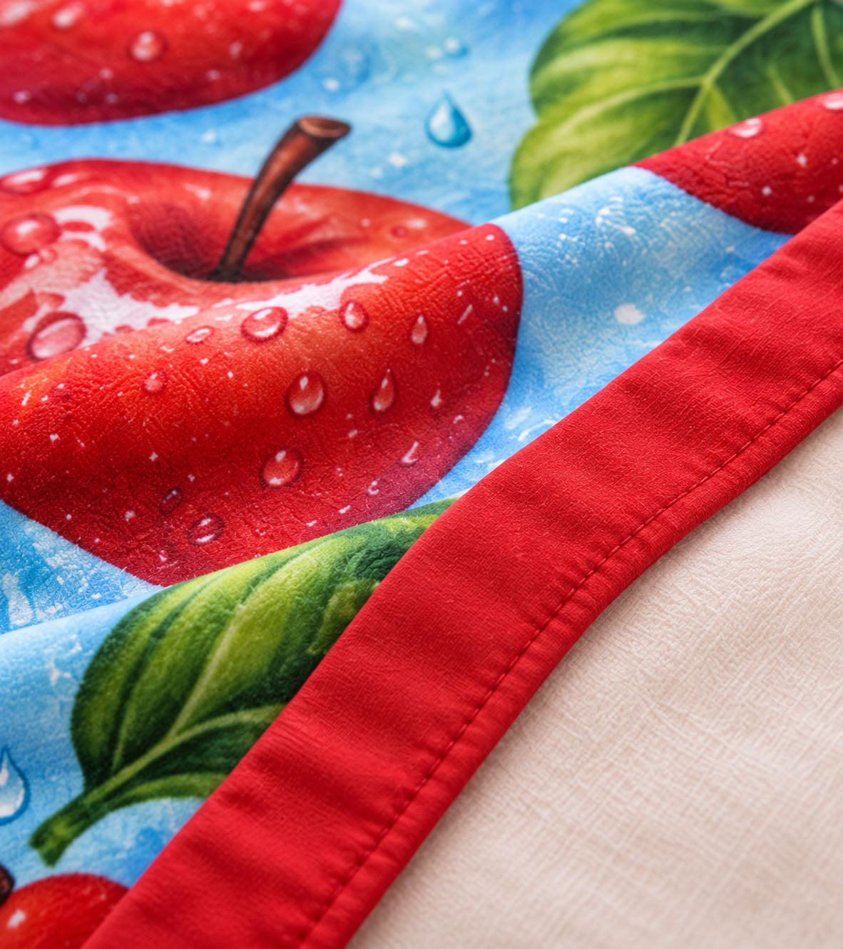 Red Apple Dreams Pure Cotton Blanket